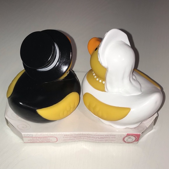 Wedding Cake Topper Rubber Duckies Bride and Groom New in Box - Picture 3 of 8